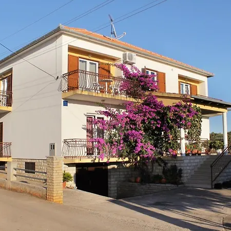 Apartment Apartments With A Parking Space Sukosan, Zadar - 5799 *